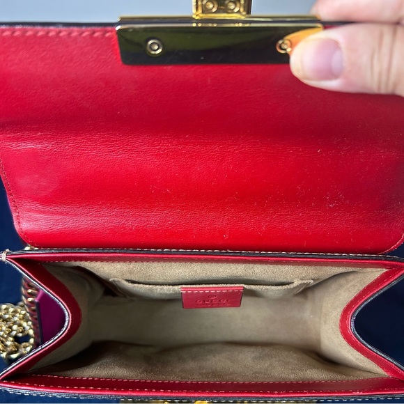 GUCCI GG Supreme with Padlock & Chain Strap Shoulder Bag - Picture 11 of 16